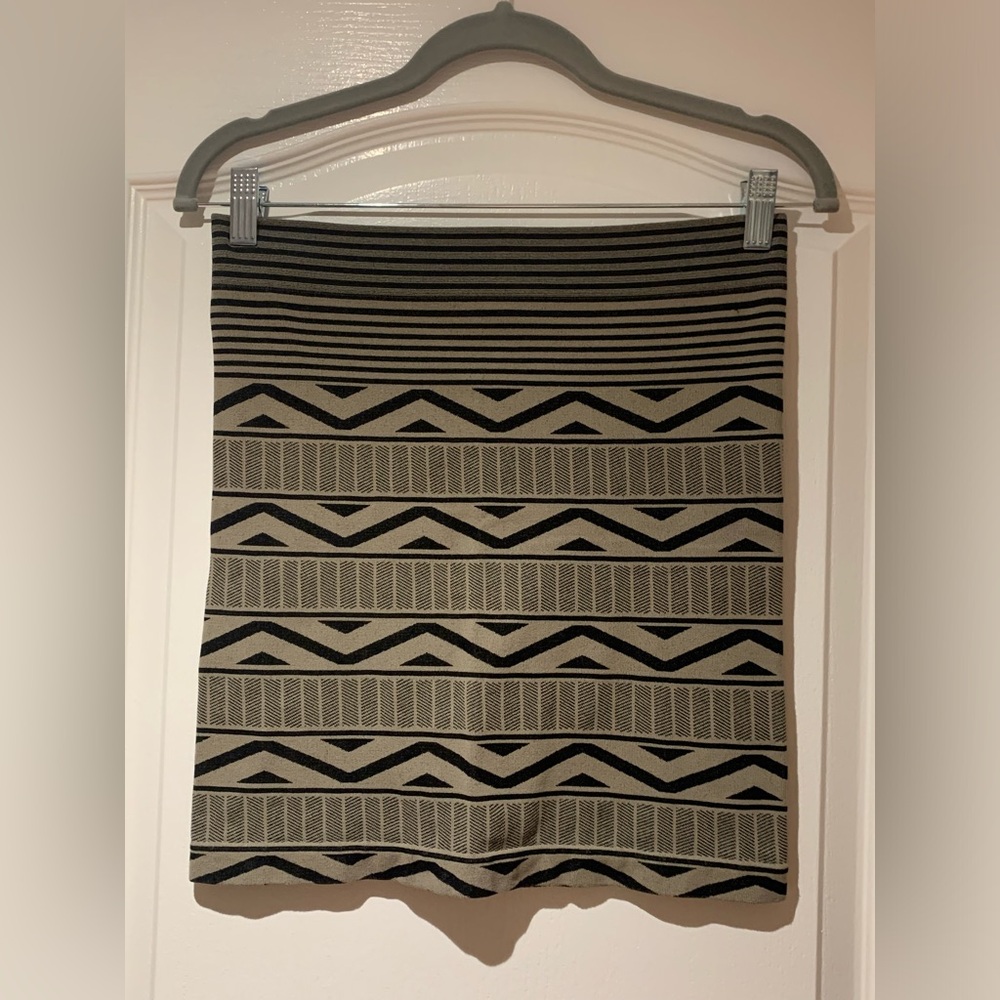 BCBGeneration stretchy skirt, Size M/L
